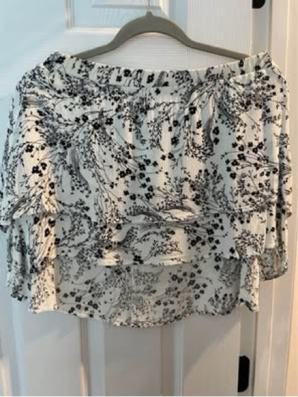 Women’s White Floral Ruffle Off-Shoulder Top